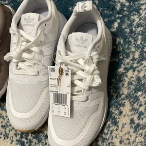 COPY - Youth 5.5 multi x j adidas new with tags